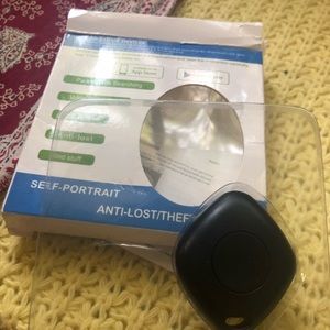 self portrait anti lost theft device